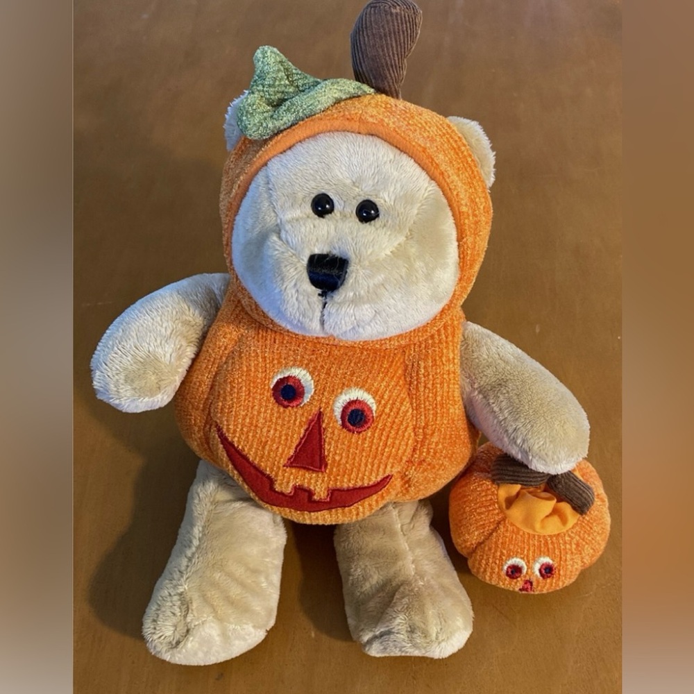 COLLECTOR’S ITEM/KIDS/ HOME DECOR. Starbucks Halloween 2008 Bearista
